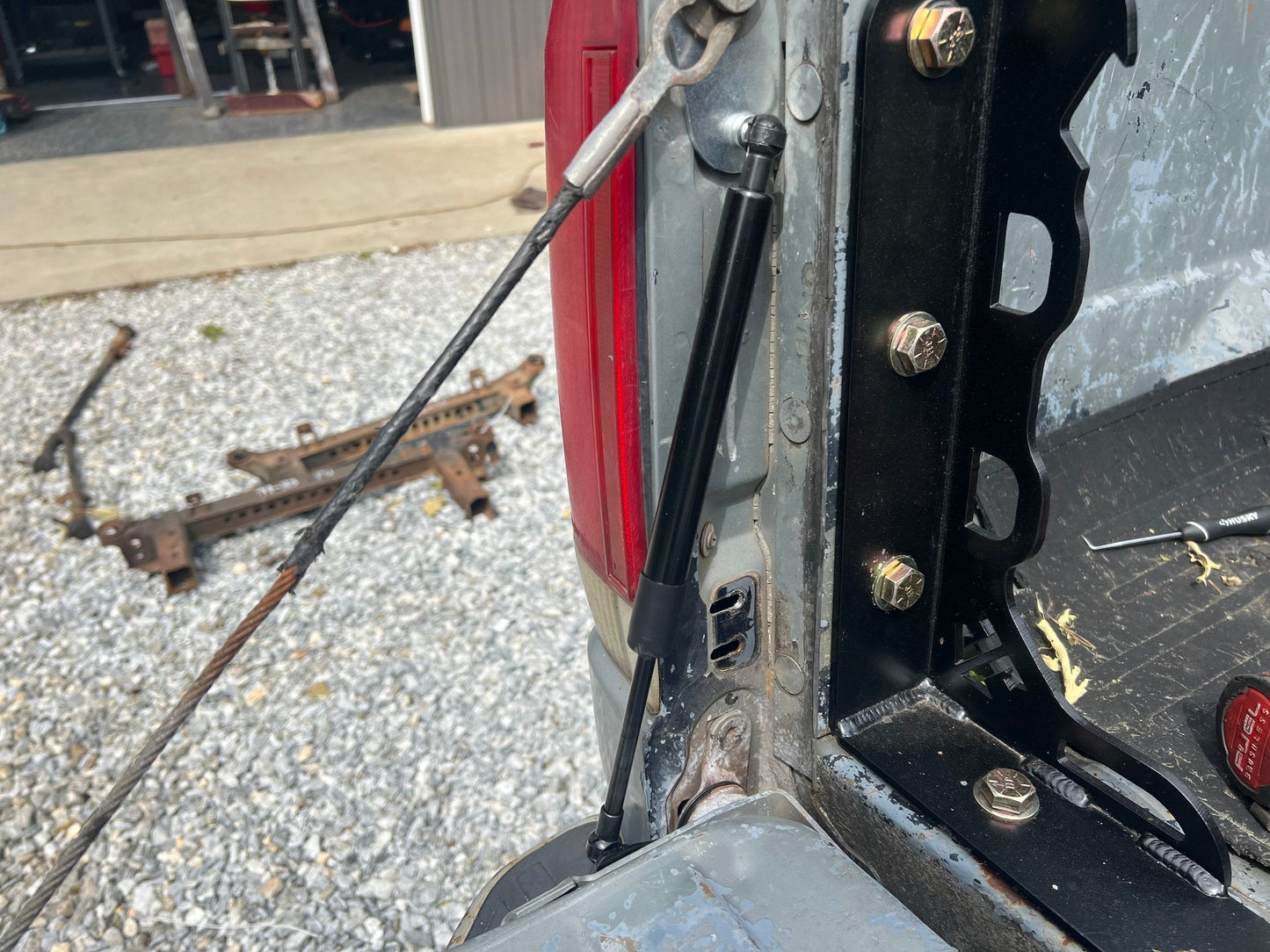 OBS 87-96 Ford F-Series Tailgate Assist Bracket