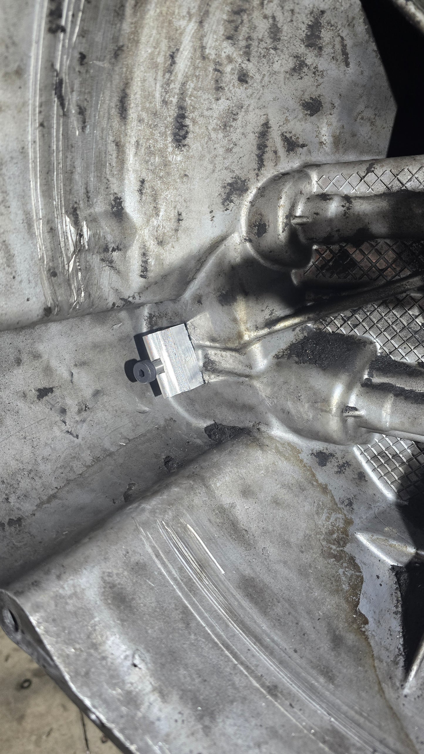 Ford ZF6 Pivot fork retainer