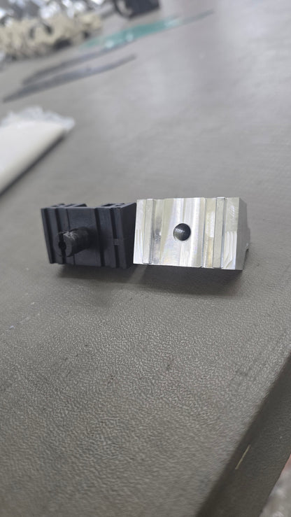 Ford ZF6 Pivot fork retainer